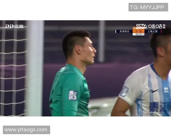 上港与亚泰激战连连角球争夺赛场精彩瞬间回顾